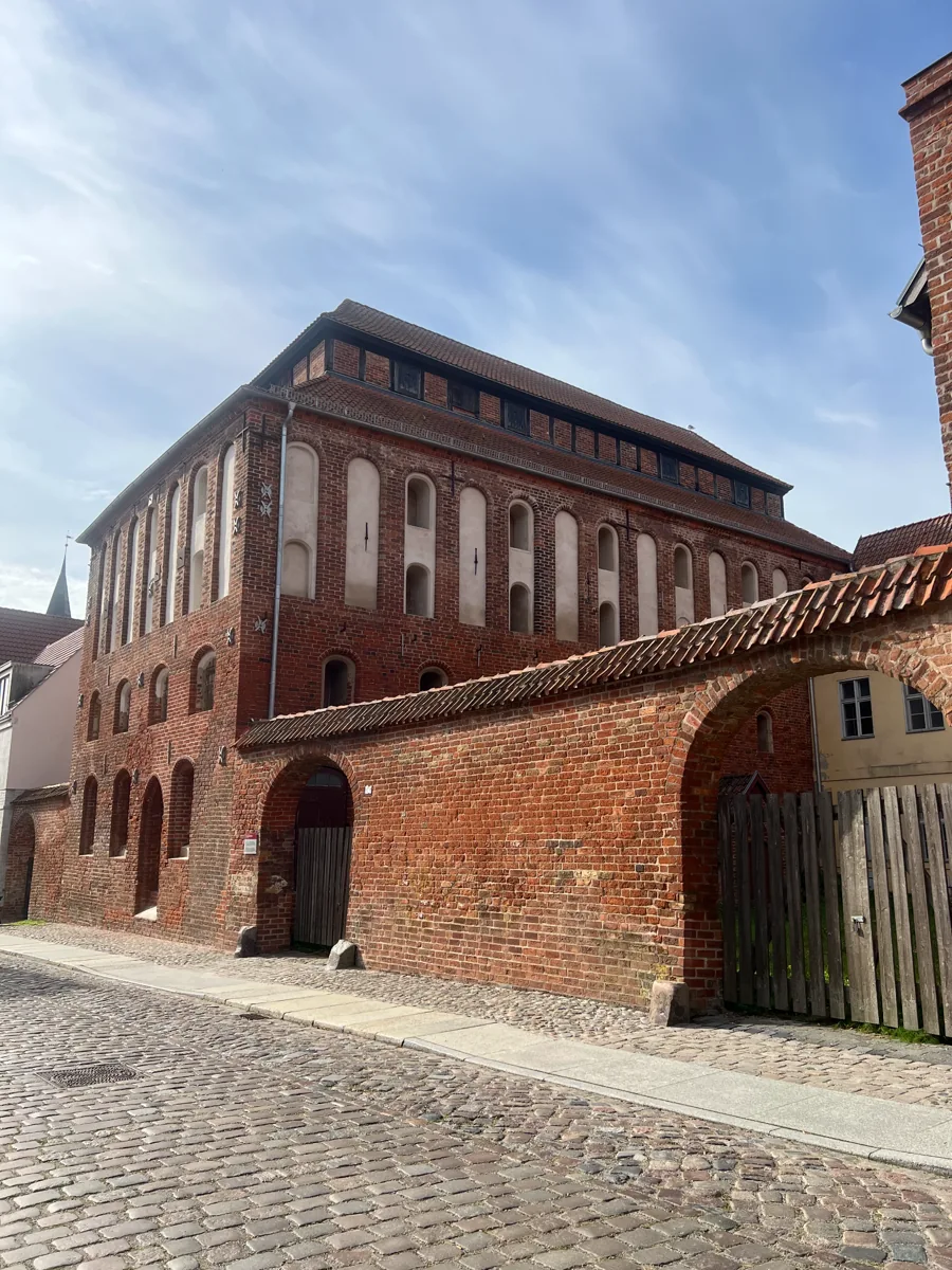 Historische Backsteingotik und Altstadtarchitektur in Stralsund